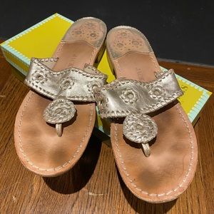 Jack Rogers Women’s Flat Sandal in Platinum. Size 9M.